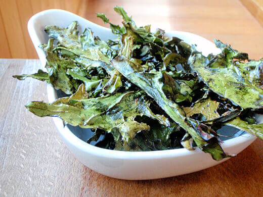 Baked kale chips