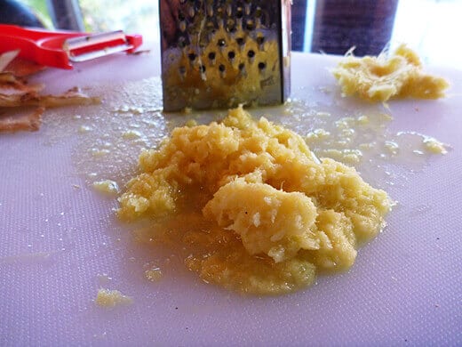 Grated ginger