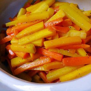 Glazed orange-cardamom carrots