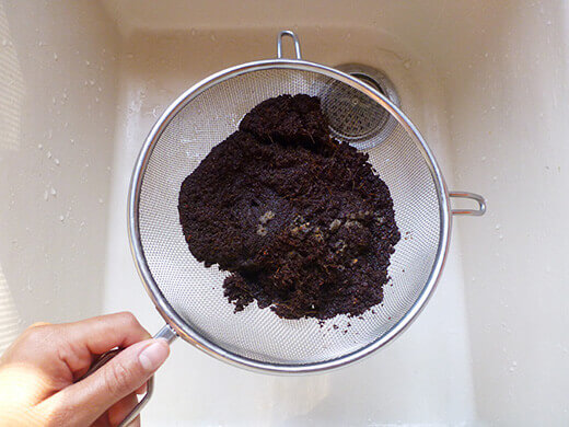Strain wet coir