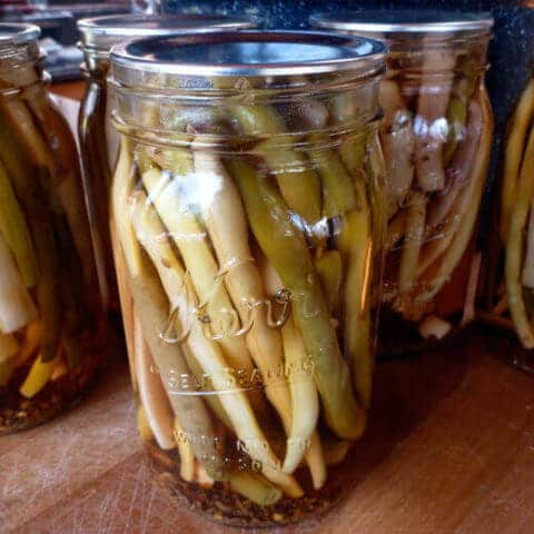 Pickled dilly beans