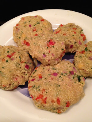 Mediterranean-quinoa-cakes-with-goat-cheese-salad-step-by-step-recipe