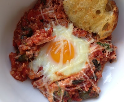 quinoa-baked-eggs-with-spinach-and-pancetta