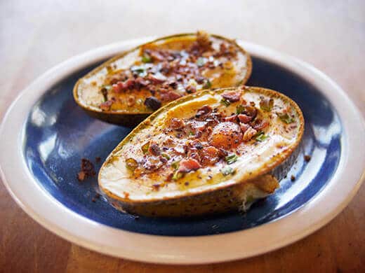 Huevocate (baked huevo inside an aguacate)
