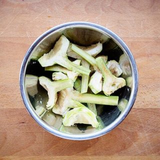 Artichoke hearts and stems