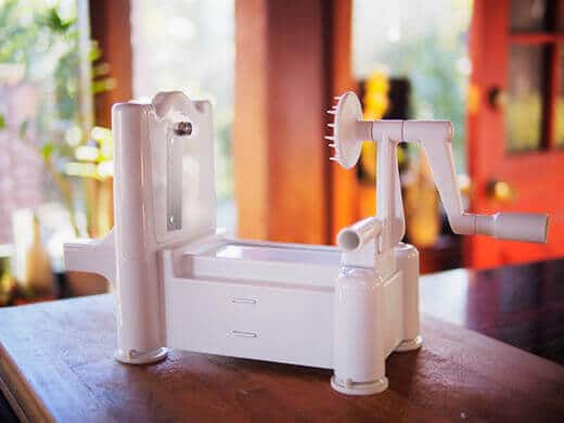 Spiral vegetable slicer