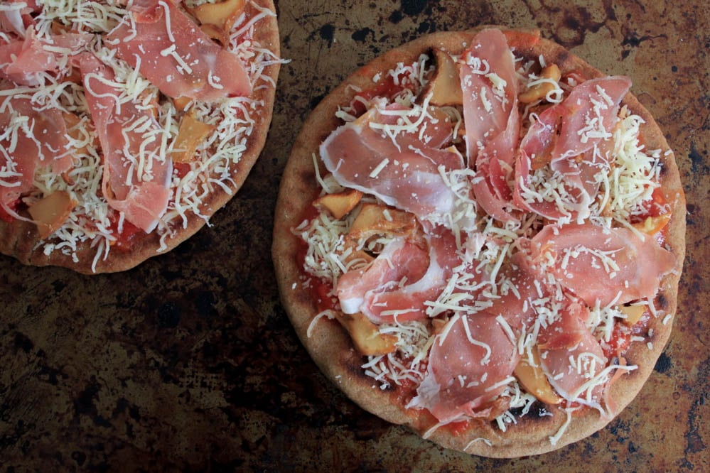 grilled-pita-pizzas-with-prosciutto-chanterelles-arugula-and-a-fried-egg-step-7