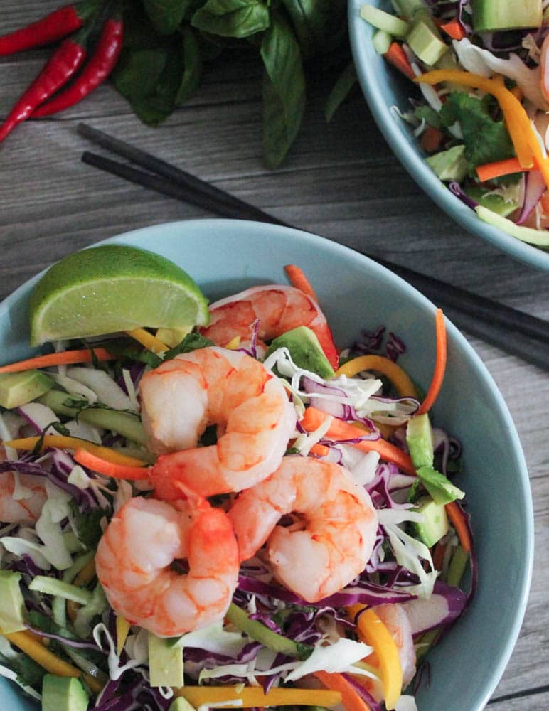 thai-summer-roll-salad-with-shrimp-and-mango