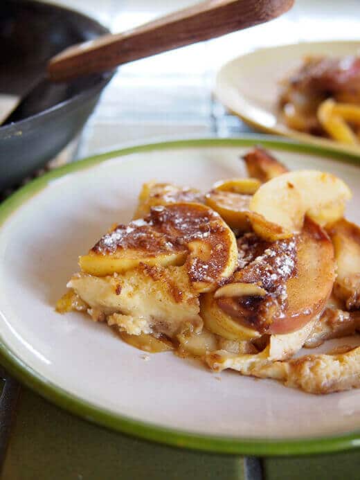 Dutch baby with apples