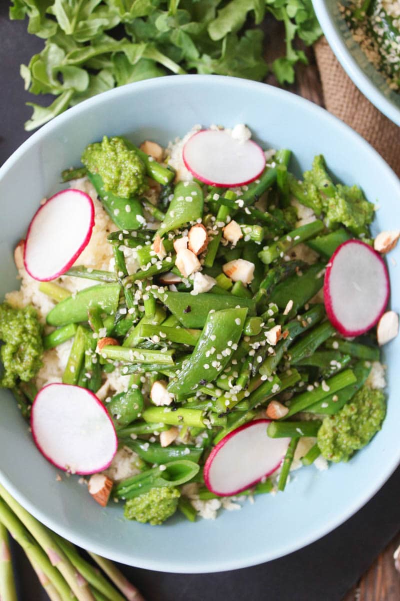 vegan-cauliflower-rice-bowl-with-arugula-pesto-4
