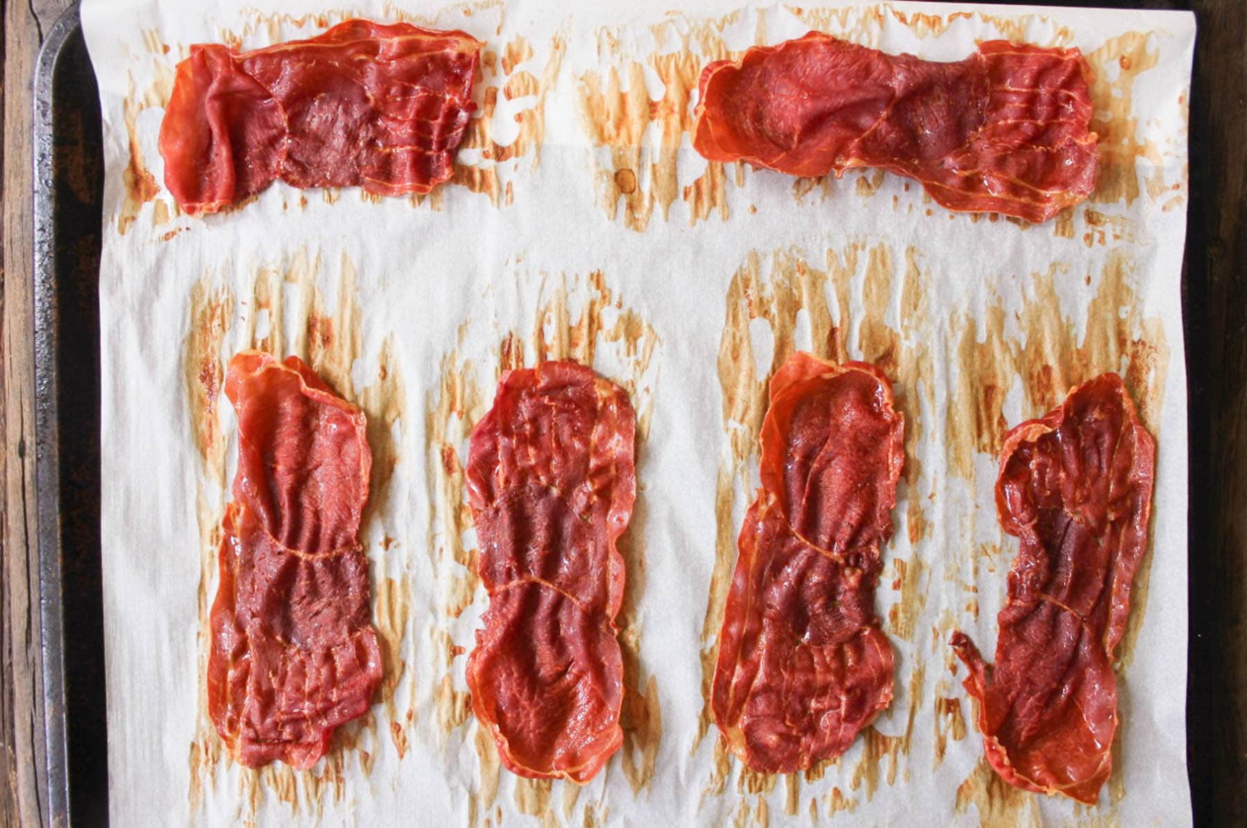 goat-cheese-and-sun-dried-tomato-egg-sandwiches-with-crispy-prosciutto-step-2