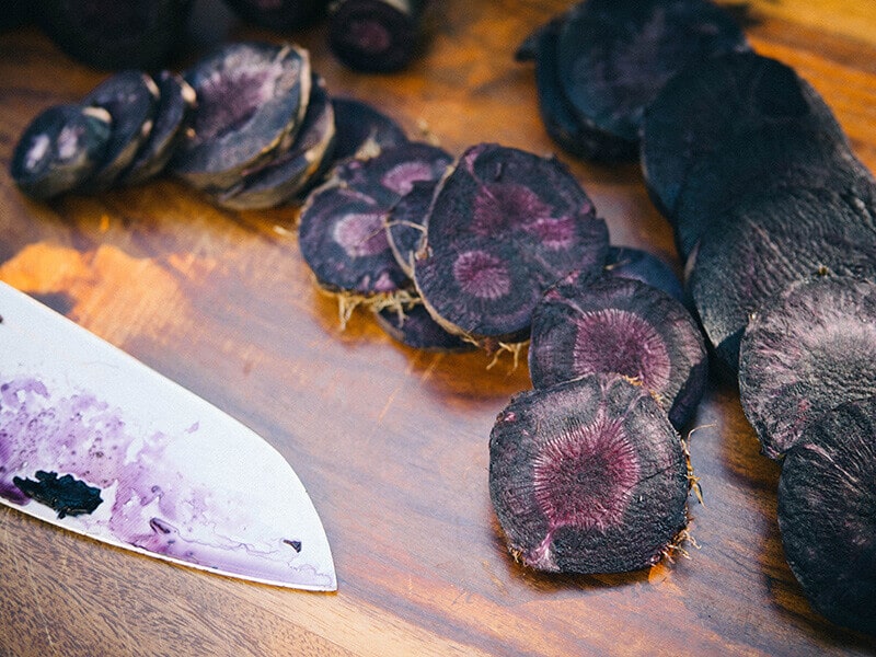 Anthocyanin-rich black carrot