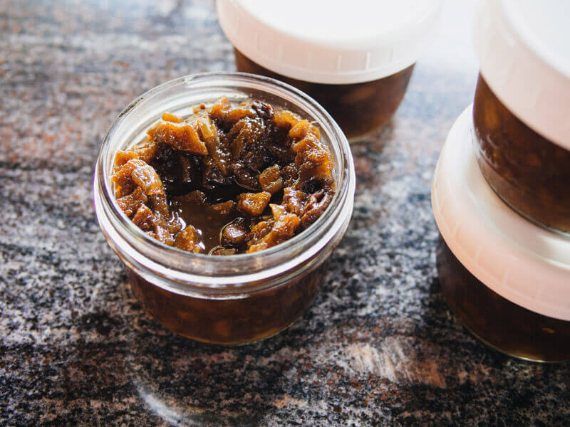Homemade feijoa-pear chutney