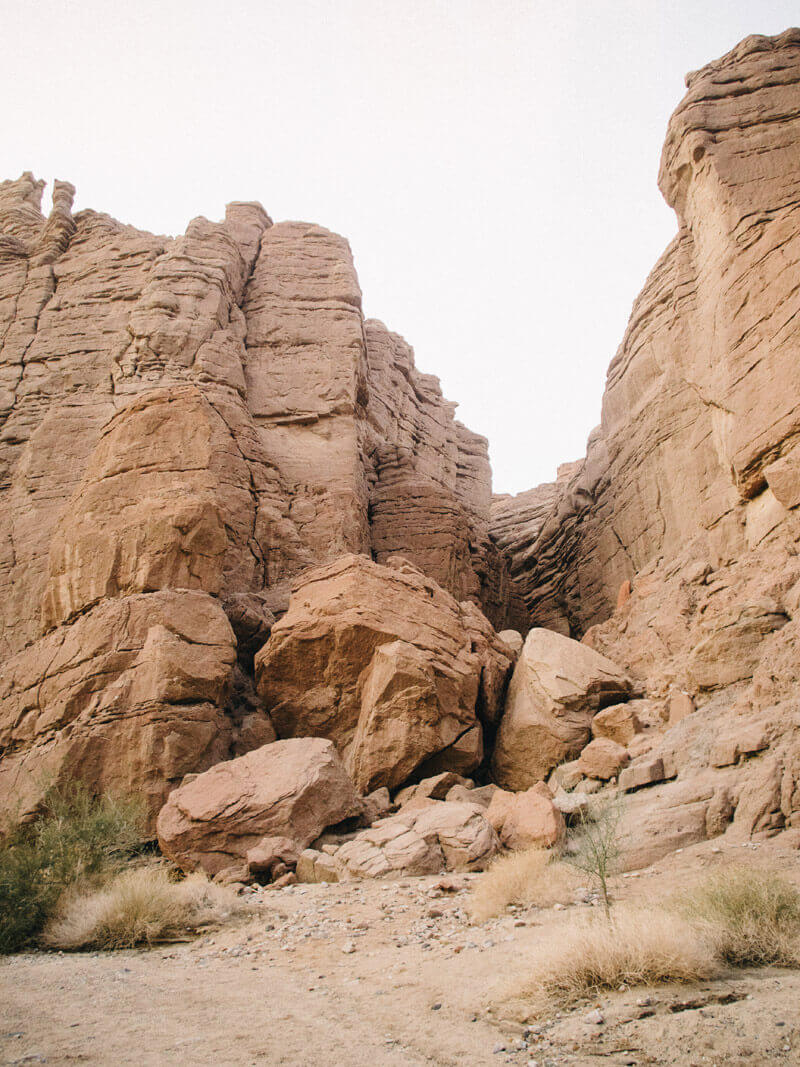 The hidden entrance to the slot canyon