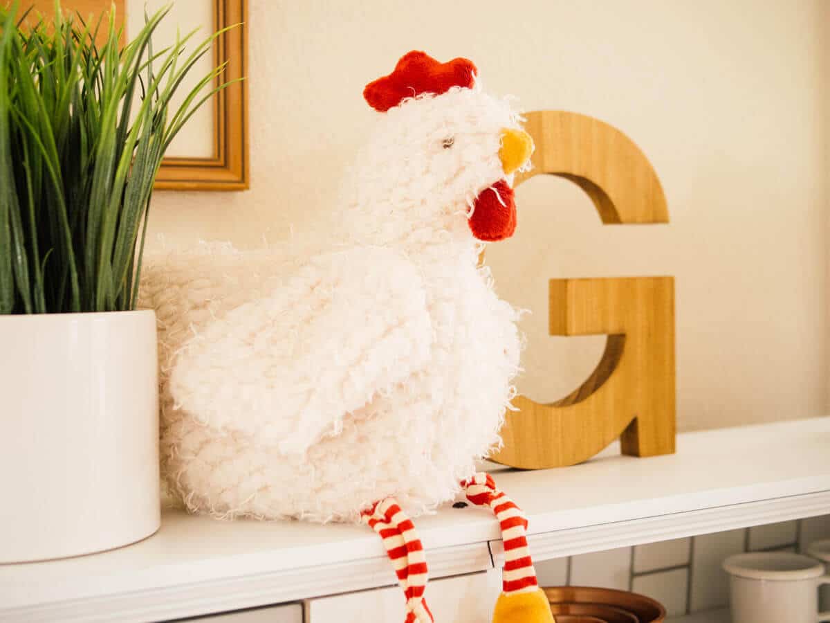 Plush chicken toy