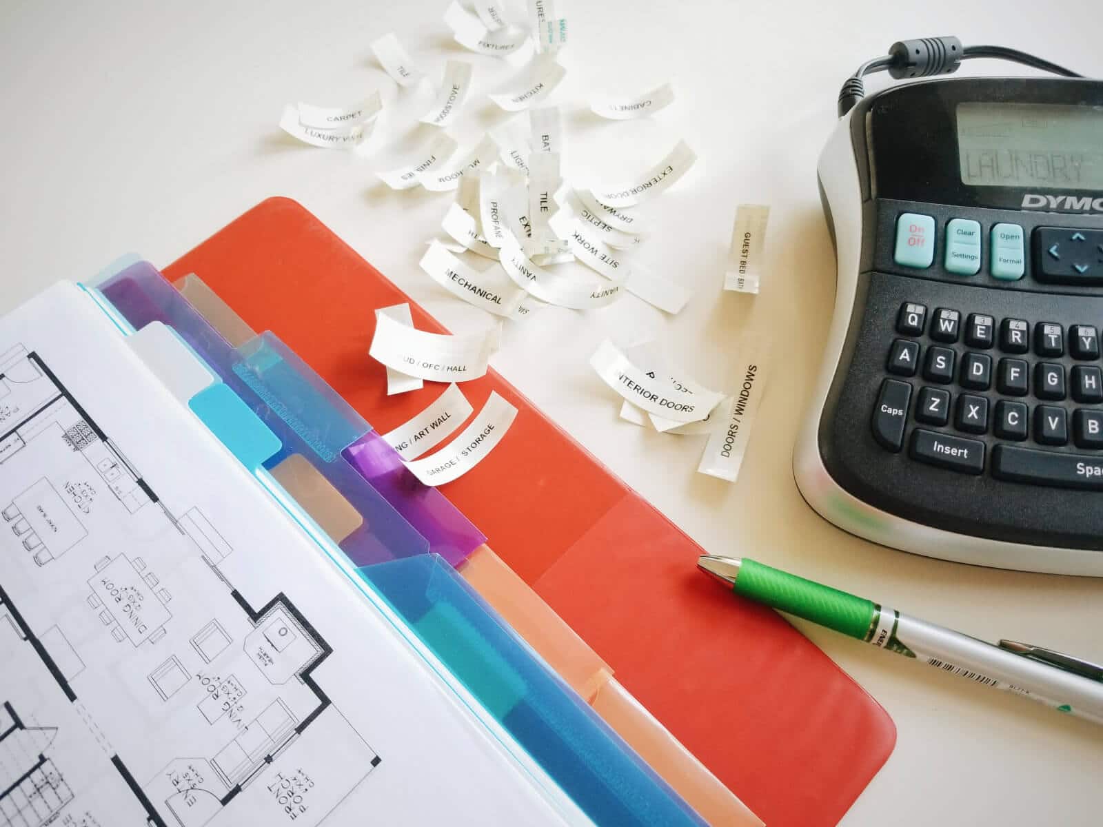 Organizing project estimates and contracts