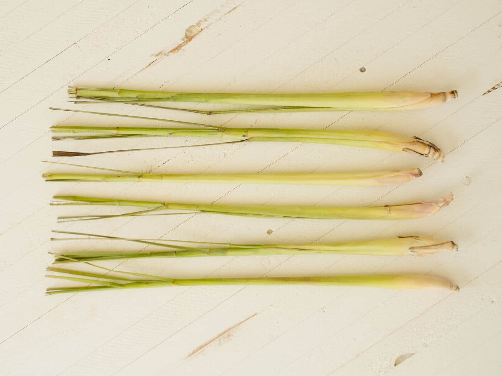 Start with at least six lemongrass stalks